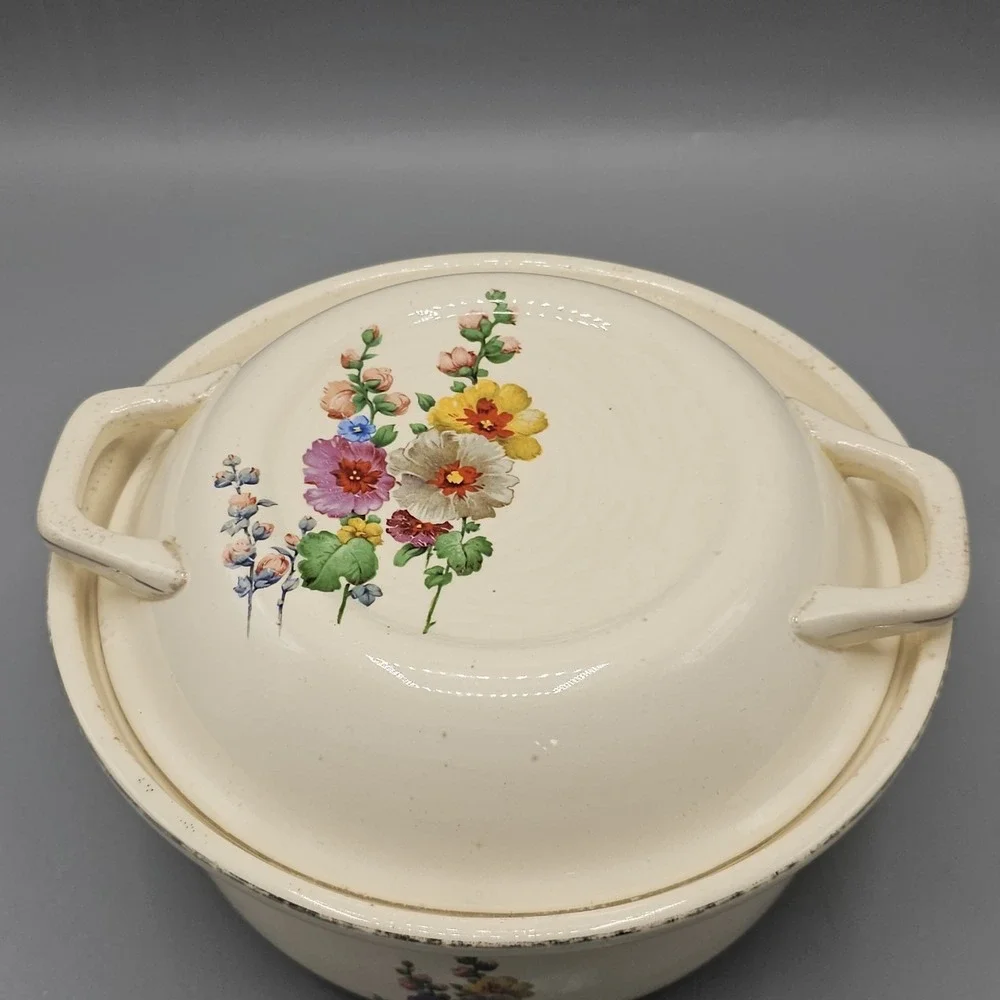 Vintage Universal Potteries Floral Casserole Made In USA Oven Proof Cottagecore